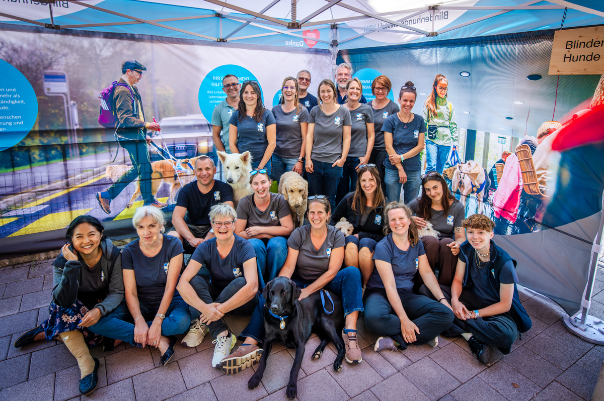 Das Team der Blindenhundeschule