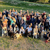 Photo de groupe des participants sous le soleil d'automne